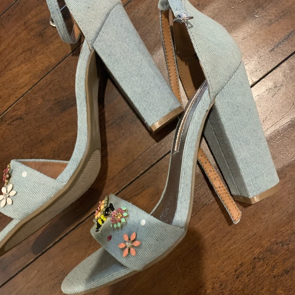 Women’s jean color heels - Picture 2 of 4